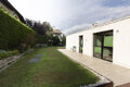 Appartamento di pregio con giardino privato e due terrazze in posizione centrale e tranquilla - Foto 2
